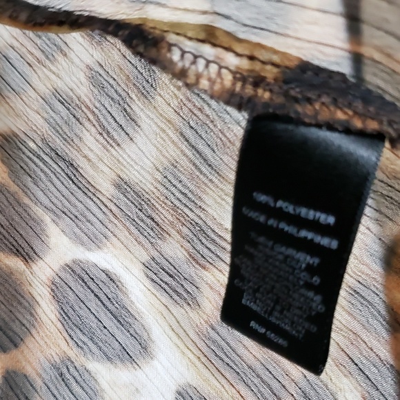 Leopard Print Ruffle Front Blouse * NWOT * Sz Small * - Picture 5 of 7